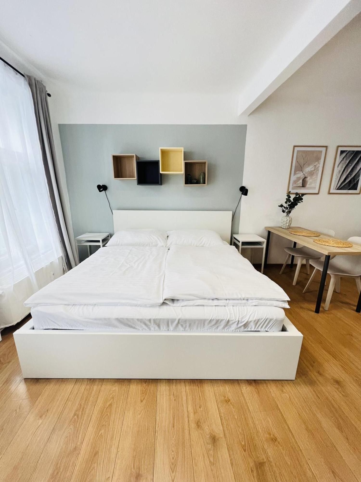 7 Nights Apartments Dominikanske N. Brno Exterior photo