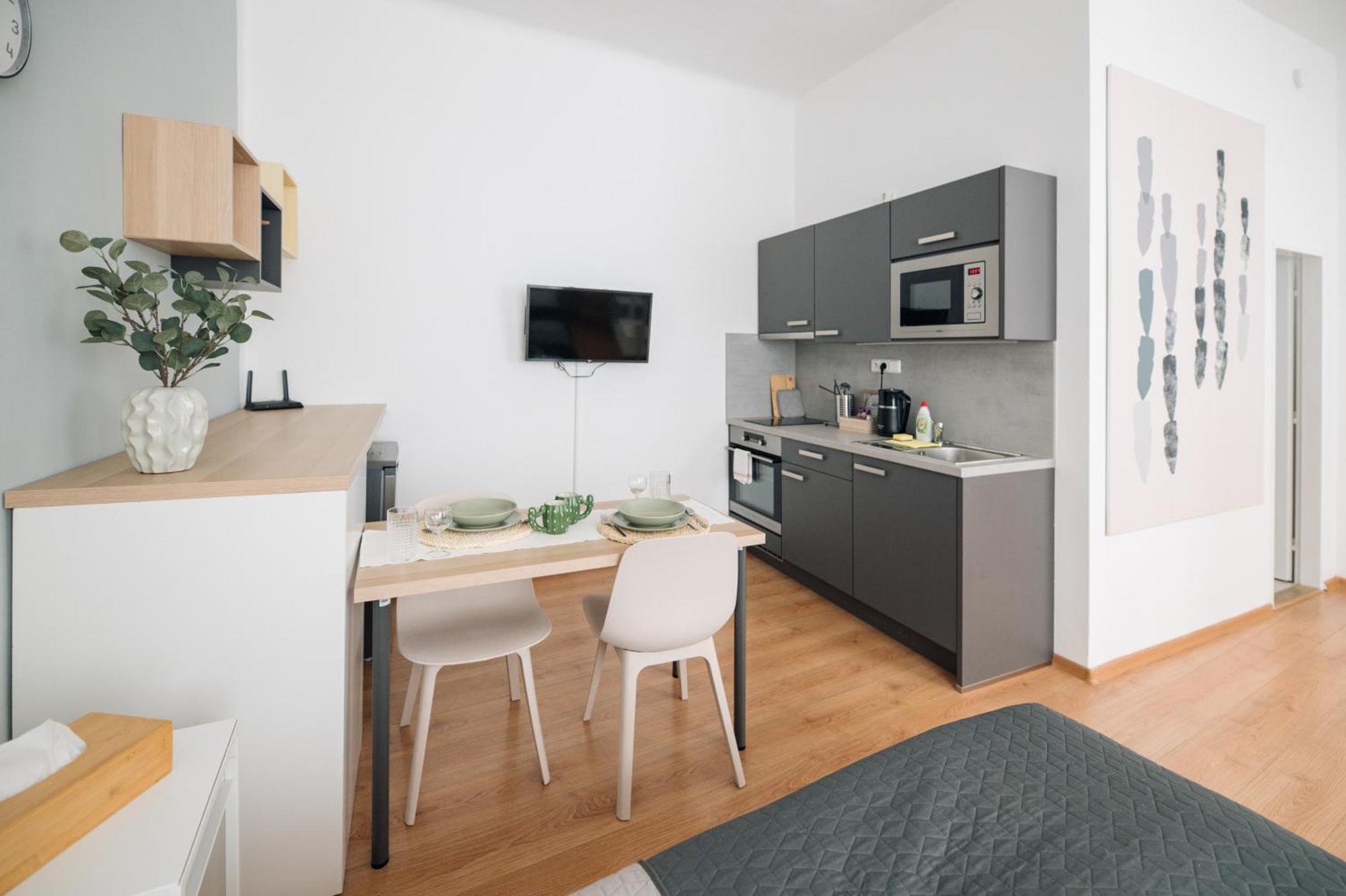 7 Nights Apartments Dominikanske N. Brno Exterior photo